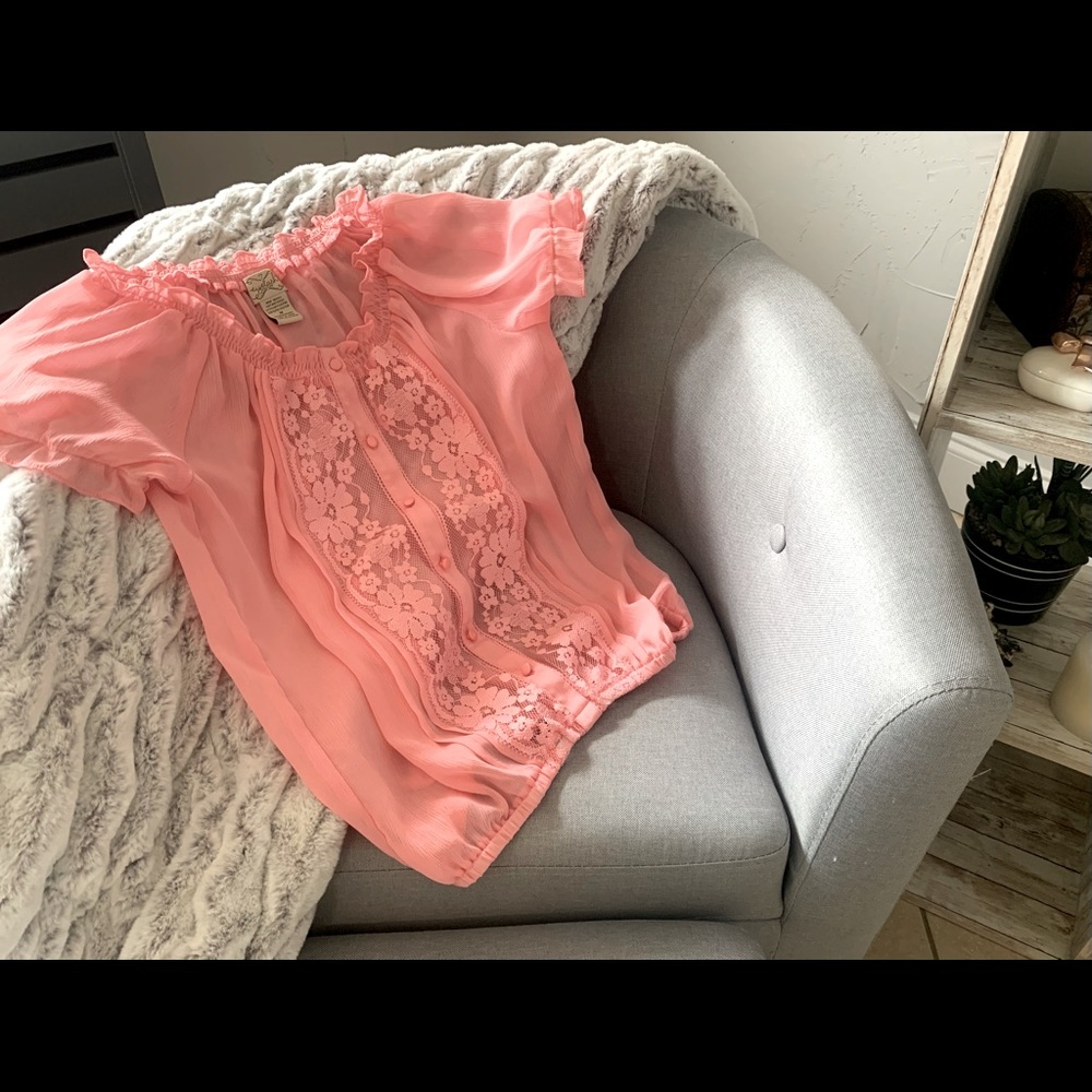 Women’s Sheer Lace Dainty Blouse